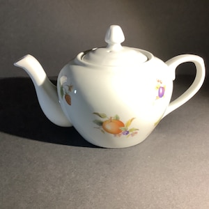 BIA Cordon Bleu Porcelain Tea Pot Fruit Design