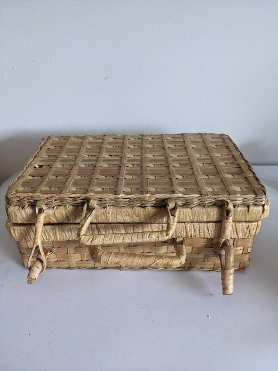 Vintage Wicker Picnic Basket, Suitcase Style, Rec… - image 3