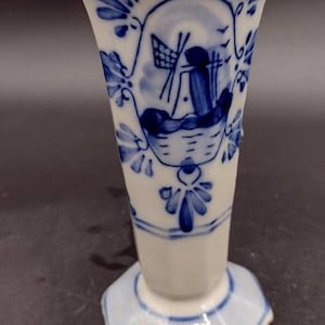 Delft blue mini vase, vintage Delft vase, small Delft vase, blue and white mini vase, vintage blue Delft tiny vase, windmill vase Delft