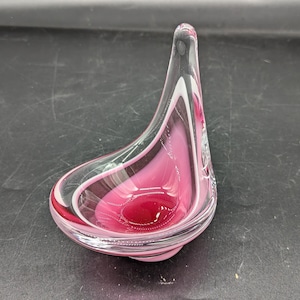Paul Kedelv, Flygsfors Coquille freeform pink glass bowl, Swedish mid century modern art glass, Scandinavian biomorphic design, Vintage