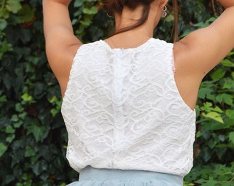 Lace top Ivory crop top Bridal lace top Bride to be blouse Wedding top Lace blouse Bridesmaid top Embroidered top Sleeveless top Plus size