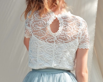 Lace top Ivory crop top Bridal lace top Bride to be blouse Wedding top Lace blouse Bridesmaid top Embroidered top Short sleeve top Plus size