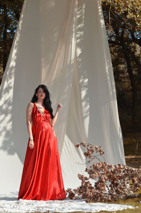 Red and white maxi dress plus size best sale