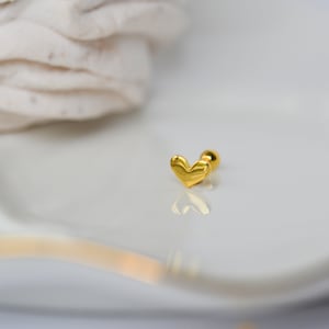 Pendiente de plata de ley 925 con forma de corazón y piercing, pendientes para el lóbulo de la oreja y el puño, pendiente minimalista sencillo hecho a mano en Turquía, pendiente con bola en la parte posterior