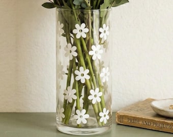 Daisy Glass Vase – Cottagecore Botanical Home Decor