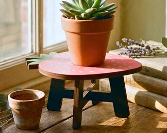 Strawberry Plant Stand Plant Stool for Indoor Potted Plants Gift for Plant Mom Plant Parent Shelf Stool Shelf Table Fruit Decor Pink