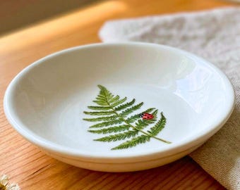 Botanical Fern Ladybug Ring Dish | Vintage Style Ceramic Trinket Jewelry Holder