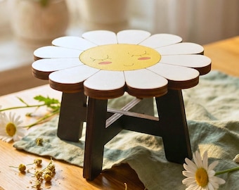 Hand-Painted Wooden Daisy Plant Stand: Retro Boho Stool for Small Pots