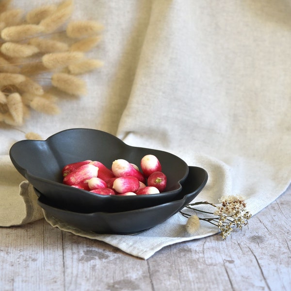 Assiette creuse en grès UME Fait main | Forme Fleur | Céramique | Poterie Yoshida | 17 cm