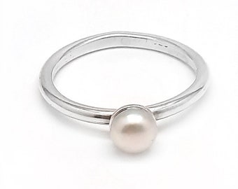 925 Sterling Silver White pearl ring, Minimalist design ring, Pearl jewelry, Ring for women, Friendship Ring, Romantic Gift For Her 6-10 US