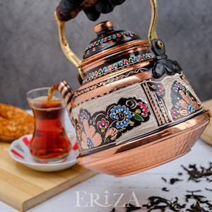 Théière florale en cuivre : bouilloire turque martelée gravée à la main (1,6 l/3,2 l)