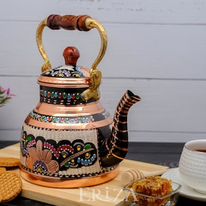 Floral Copper Teapot: Hand-Engraved Turkish Stovetop Kettle (1700 ml)