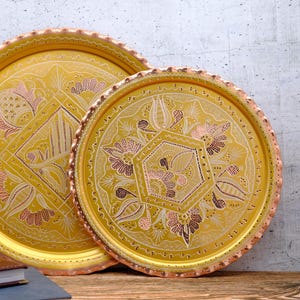 Handgefertigtes Serviertablett aus Kupfer: Großes rundes Ottoman Design