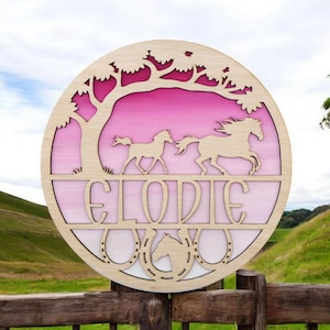 Plaque nominative cheval personnalisée - Plaque murale en bois personnalisée avec 14 choix de couleurs pour la décoration de chambre de fille ou de chambre d&#39;enfant