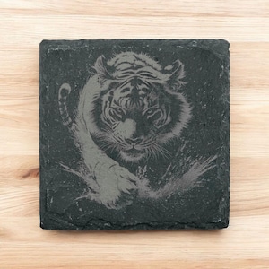 Posavasos rústico de pizarra con diseño de tigre - Regalo de vida silvestre grabado a láser - Posavasos de piedra natural - Decoración para amantes de los animales - Regalo con temática de selva