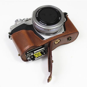 Étui personnalisé pour appareil photo compatible avec Olympus E-M10 Mark III IV, demi-étui avec accès aux piles, étui de protection pour appareil photo Olympus image 5