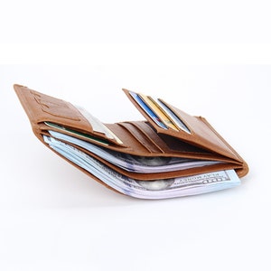 Personalisierte Bifold Brieftasche ID-Halter, Leder Cash Wallet, RFID Portemonnaie, Geschenk für Papa Ehemann BF Bild 4