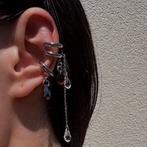 Manchette d’oreille argentée sans piercing, Ear cuff pendante avec goutte en cristal, bijou oreille non percée en acier inoxydable