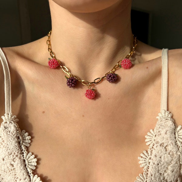 Collier multi charms de fruits, ras de cou chaîne trombone à breloques, collier avec pendentifs baies tissées de perles