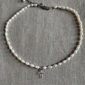 Dainty pearl and crystal cross necklace, tiny freshwater pearl choker and cross pendant, grunge style necklace image 5