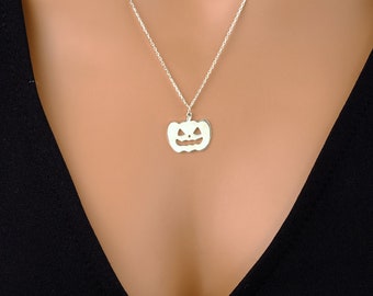 Silver tiny Surprise your loved ones with pumpkin necklace on Halloween, Special gifts for Halloween, pumpkin necklace halloween special