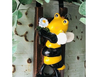 Flower Pot Hugger Lot of 6 Garden Figurines Turtle Bear Bee Lady Bug Owl Frog 