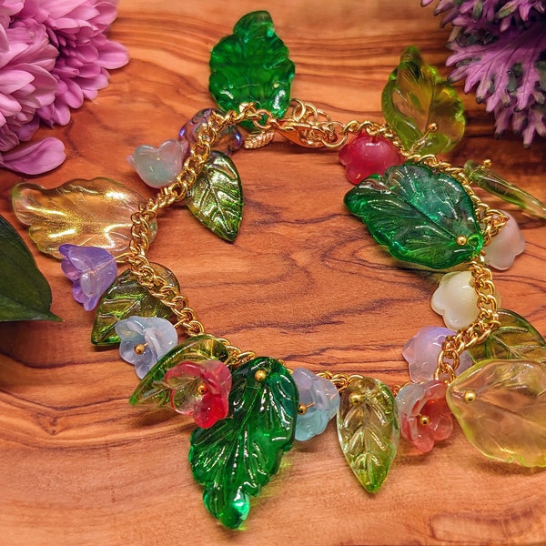 Bracelet clochette en verre coloré | multicolore | variation des feuilles | Fleurs en verre tchèques | fait main | Hypoallergénique | poids léger |
