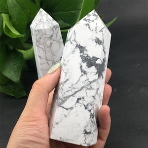 400g + Natürlicher Howlith Obelisk, Kristall Zauberstab Spitze, Kristall Turm, Dekoration, Kristall Mineral Probe, Kristall Heilung