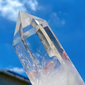 Hochwertiger Bergkristall-Turm + Basis,Regenbogenkristallspitze,Kristallstab,Kristallstiftspitze,Mineralproben,Reiki-Heilung,Innendekoration