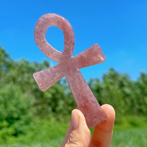 3.6&quot; Natural Strawberry Quartz Ankh,Quartz Crystal Ankh,Hand Carved,Mineral Sample,Ankh Totem,Home Decor,Reiki Healing,Energy Crystal Gift