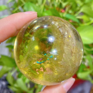 Esfera de citrino natural de alta calidad de 59 mm, bola arcoíris, decoración del hogar, curación con cristales, bola de adivinación, regalo de cristal, coleccionable de cristal.
