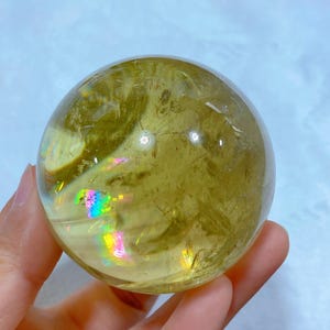 Esfera de citrino natural de alta calidad de 59 mm, bola arcoíris, decoración del hogar, curación con cristales, bola de adivinación, regalo de cristal, coleccionable de cristal.