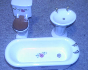 Miniature Dollhouse 3 Piece Porcelain Bathroom Set With Wood Toilet Seat White Mini Doll House Furniture New Old Stock