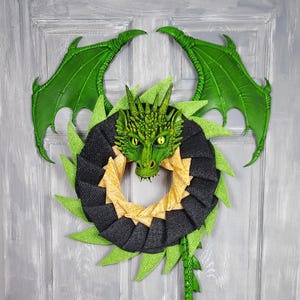 Mystical Green Dragon Wreath, Fantasy Door Decor, Halloween Gamer Wall Art, Unique Dragon Gift, Handmade Dragon Wreath for Home, Wall Hanger
