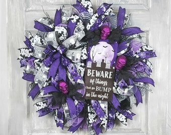 Corona de Halloween espeluznante para cementerio, decoración en gris y morado