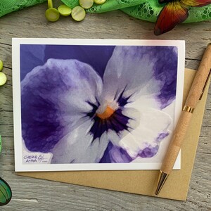 Carte de correspondance pensée, photographies d'oeuvres d'art originales, effet aquarelle numérique, cadeau de fille de jardin pensée violette et blanche, papeterie toutes occasions image 1