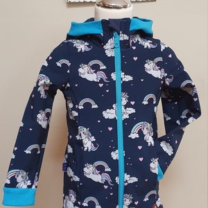 A beautiful, robust, colorful, windproof and rain-repellent softshell jacket for children