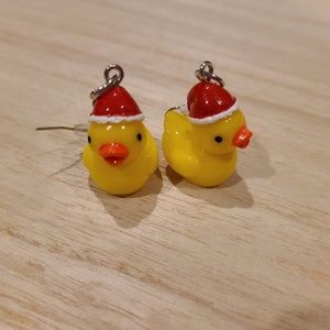 樹脂製サンタダックイヤリング
