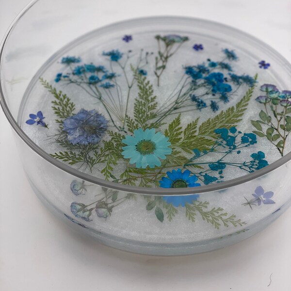 9-inch Round Acrylic Lazy-Susan Tray Adorned with Dried/Pressed Flowers in Shades of Blue. Shatter-Free/BPA-Free - Free Domestic Shipping