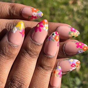 Flower Child | Custom Press-On Nails | Reusable Nails