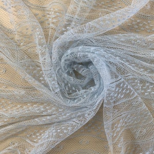 dentelle de Calais-Caudry chantilly inspiration haute couture fabriquée sur métier leavers