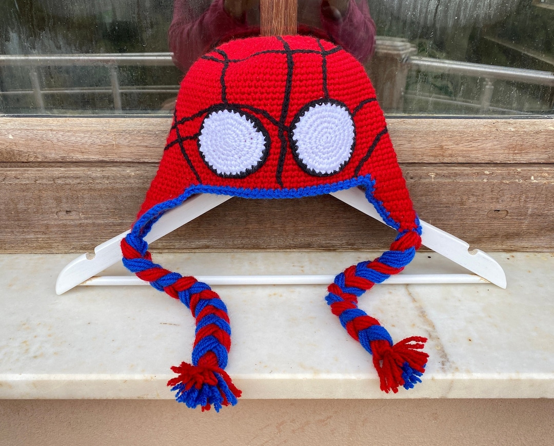 Official Marvel Boys Girls Spider-Man reversible Beanie/Bobble Hat