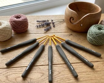 Tulip Etimo Crochet Hooks: Ergonomic Soft Cushion Grip, Japanese Premium Crochet Tool (2.0-6.50mm)