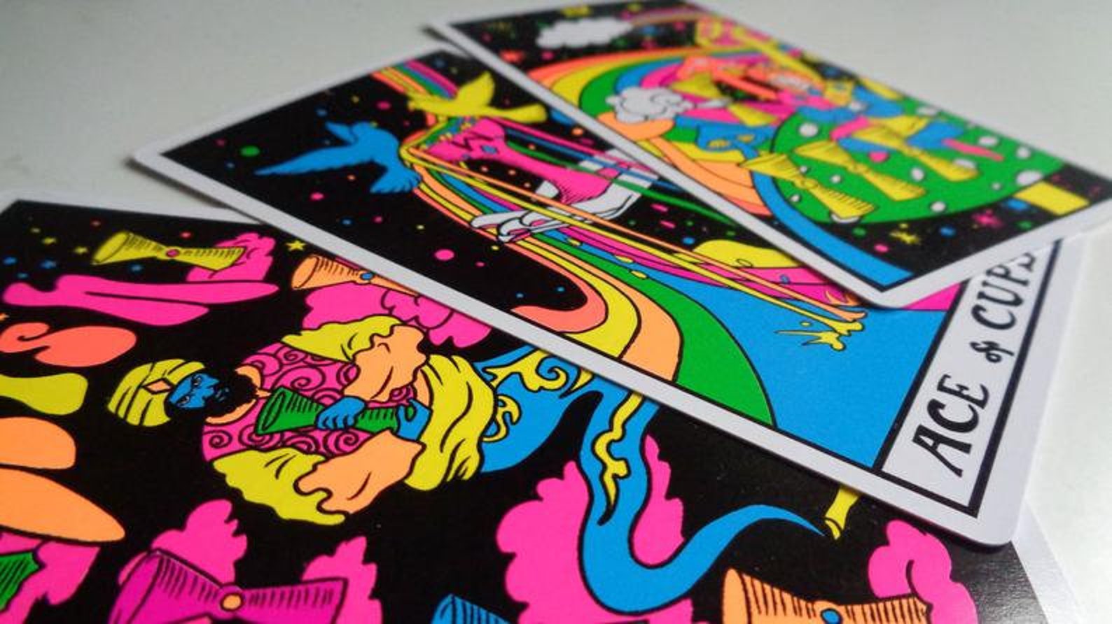 Black Light Tarot includes 5 bonus cards Etsy