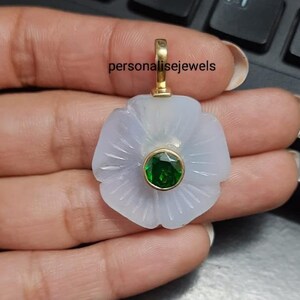 Hand Craving Flower Charm, Gemstone Flower Pendant, Rose Quartz Flower Pendant, Designer Flower Pendant, 14K Gold Gemstone Flower Pendant