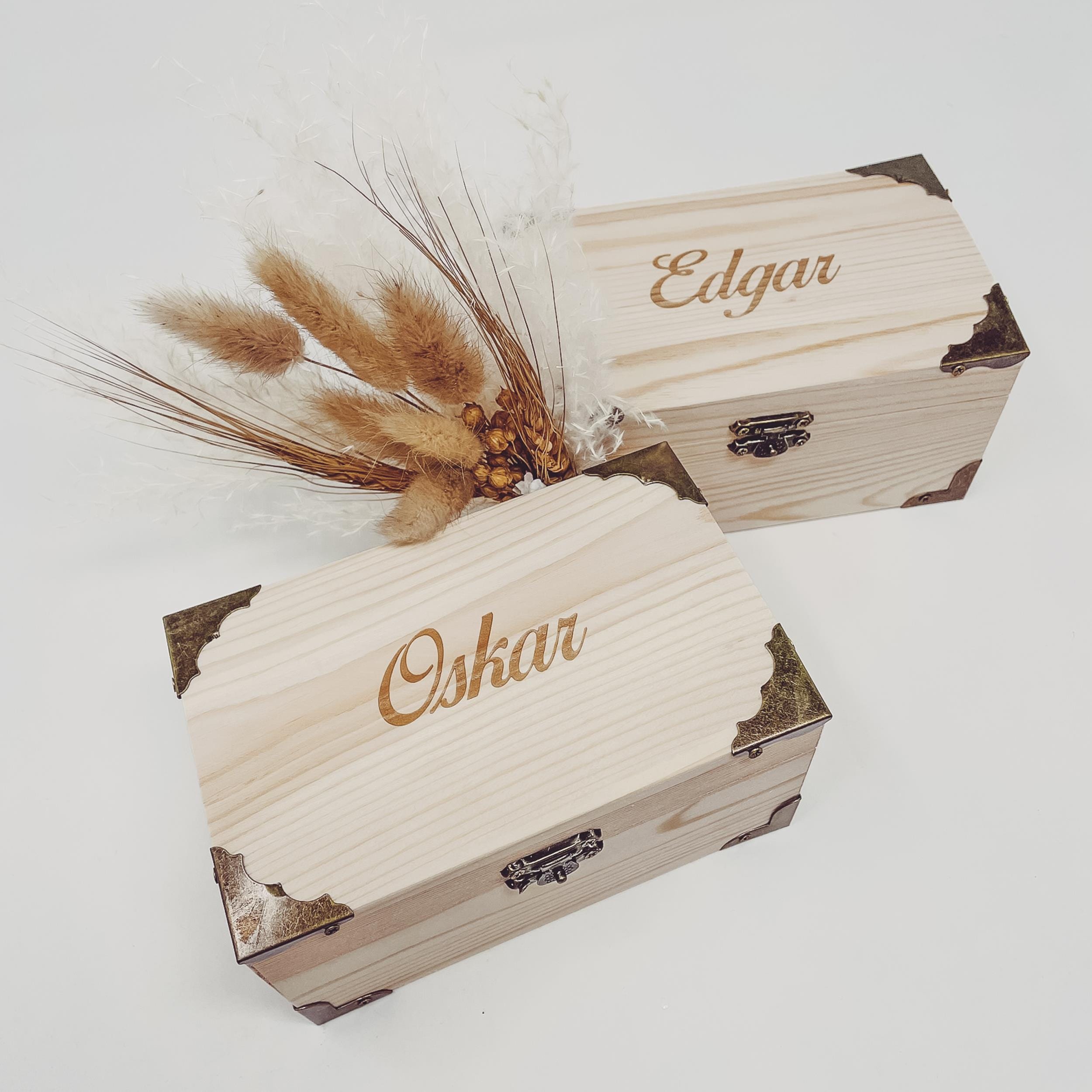 Personalizable wooden box treasure chest for children