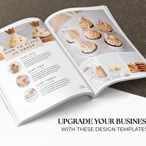 Peut inclure: Un magazine ouvert présente une mise en page pour une entreprise de boulangerie. Les pages présentent des cupcakes avec des couronnes dorées et d'autres produits de boulangerie. Le texte indique « COMMENT PASSER UNE COMMANDE » et « AMÉLIOREZ VOTRE ENTREPRISE AVEC CES MODÈLES DE CONCEPTION ».