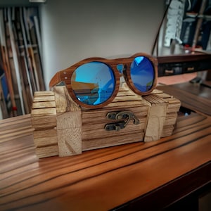 Occhiali da sole in legno personalizzabili con nome, frase o logo