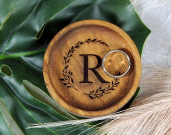 Personalized Custom Initials Wreath Wood Ring Dish - Custom Wedding Ring Dish - Engagement Ring Dish - Ring Holder - Ring Dish for Men/Women