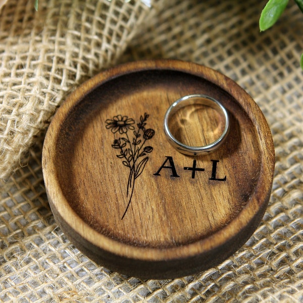 Personalized Floral Wood Ring Dish - Custom Wedding Ring Dish - Engagement Ring Dish - Ring Holder - Couple Gifts - Bridesmaid Gift